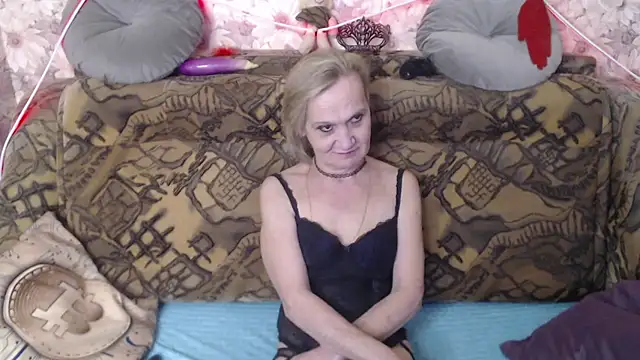 Snapshot of MissBekker chatting on December 20, 2024, 12:52 am MissBekker online show from December 20, 2024, 12:52 am