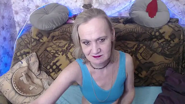 Snapshot of MissBekker chatting on February 25, 2025, 8:41 pm MissBekker online show from February 25, 2025, 8:41 pm