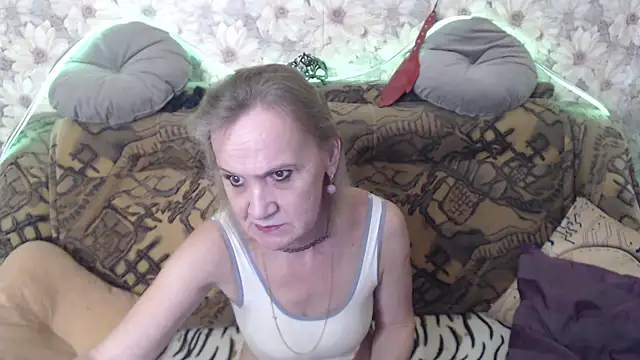 MissBekker online show from November 9, 2025, 9:24 pm