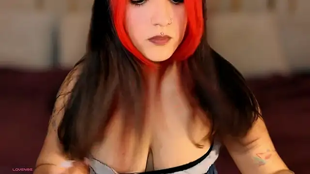 Daphne Moss online show from April 2, 2026, 12:58 pm