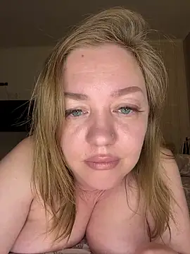 Snapshot of BBWOOW chatting on March 3, 2025, 4:24 pm BBWOOW online show from March 3, 2025, 4:24 pm