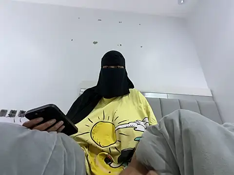 Submissive Arab online show from January 11, 2025, 10:51 pm