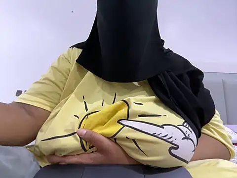 Submissive Arab online show from February 21, 2025, 11:10 pm