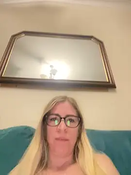 jayjencam online show from September 24, 2025, 7:50 pm