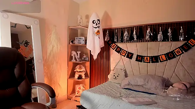  Niah  online show from October 31, 2025, 8:10 pm