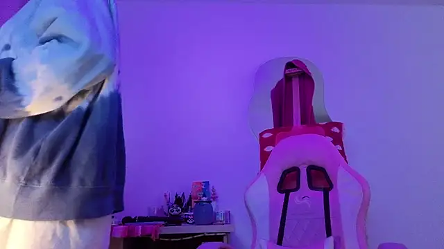 goddess vee  online show from June 20, 2026, 4:26 am