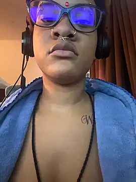 nickytheehawtie online show from February 27, 2026, 7:36 pm