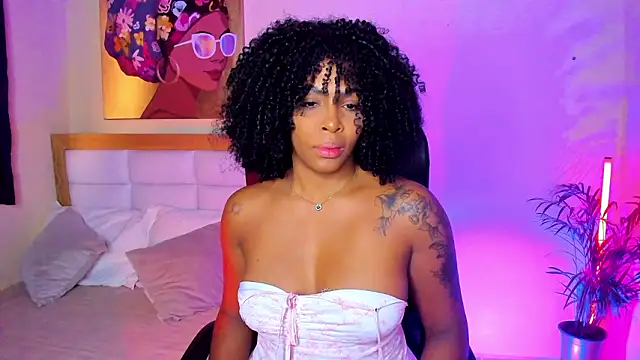 AitanaBrown  online show from February 9, 2026, 9:19 pm