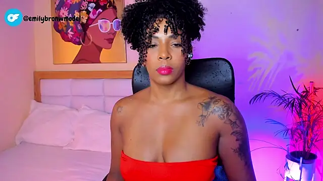 Snapshot of AitanaBrown_ chatting on May 27, 2026, 9:23 pm AitanaBrown online show from May 27, 2026, 9:23 pm