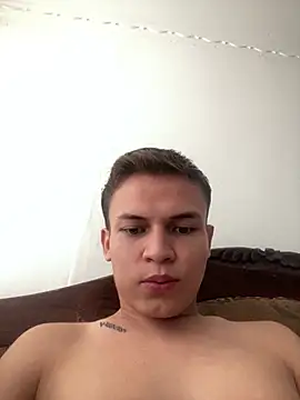 Snapshot of Leon_Wild chatting on July 16, 2026, 8:04 pm Leon Wild online show from July 16, 2026, 8:04 pm