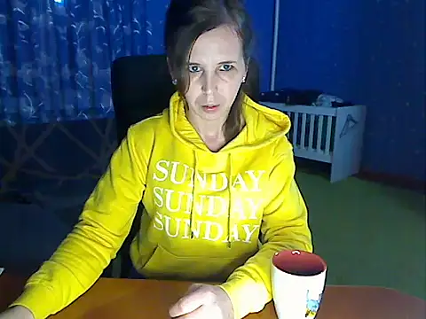 loveis007 online show from December 4, 2025, 7:22 pm