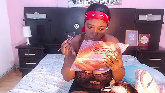 Snapshot of malorybrown chatting on April 17, 2026, 1:03 pm malorybrown online show from April 17, 2026, 1:03 pm