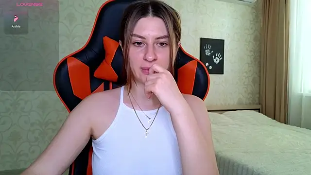 Snapshot of Elishka_ chatting on July 2, 2026, 3:06 am Elishka online show from July 2, 2026, 3:06 am