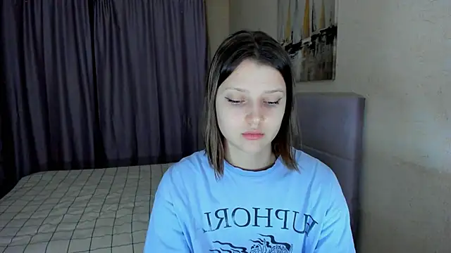 SoniNesti online show from November 28, 2025, 2:42 pm