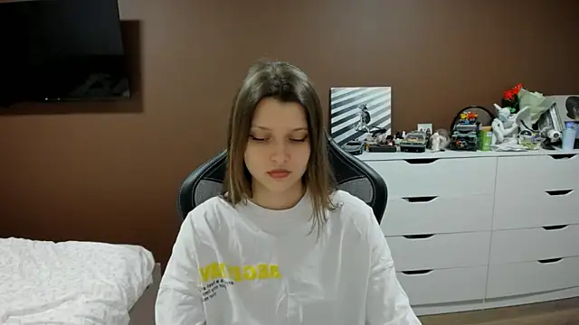 SoniNesti online show from March 26, 2026, 2:44 pm