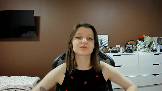 SoniNesti online show from April 10, 2026, 2:44 pm