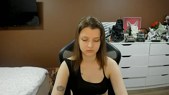 Snapshot of SoniNesti chatting on June 18, 2026, 3:49 pm SoniNesti online show from June 18, 2026, 3:49 pm