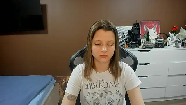 Snapshot of SoniNesti chatting on July 7, 2026, 3:05 pm SoniNesti online show from July 7, 2026, 3:05 pm