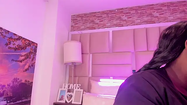 ShaniaBrownn online show from February 11, 2026, 7:41 pm