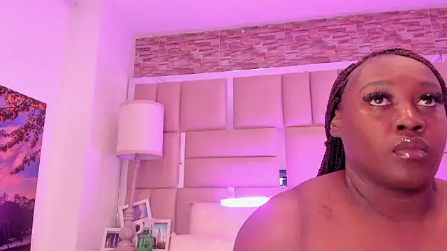 ShaniaBrownn online show from May 14, 2026, 7:42 pm