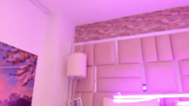 ShaniaBrownn online show from June 1, 2026, 7:37 pm