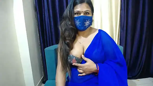 Snapshot of cutee__crazy chatting on December 26, 2024, 5:40 pm cutee crazy online show from December 26, 2024, 5:40 pm