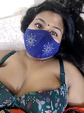 Snapshot of cutee__crazy chatting on January 31, 2025, 5:21 pm cutee crazy online show from January 31, 2025, 5:21 pm