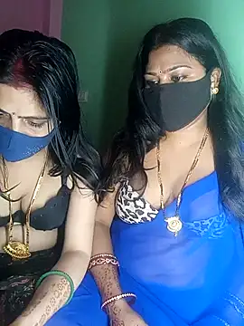 Snapshot of cutee__crazy chatting on October 11, 2025, 5:44 pm cutee crazy online show from October 11, 2025, 5:44 pm