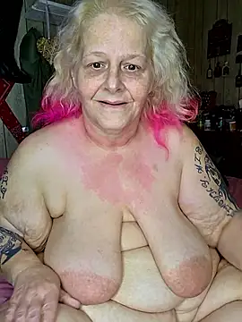 DavisDesires online show from February 19, 2026, 9:00 pm