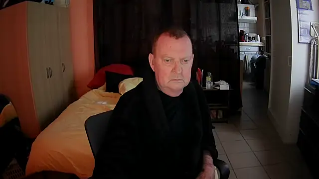 Snapshot of passifsoumis1963 chatting on November 11, 2025, 8:14 am passifsoumis1963 online show from November 11, 2025, 8:14 am