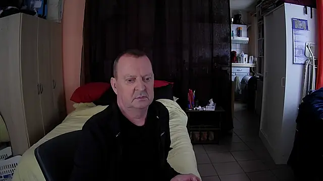 Snapshot of passifsoumis1963 chatting on November 14, 2025, 10:25 am passifsoumis1963 online show from November 14, 2025, 10:25 am