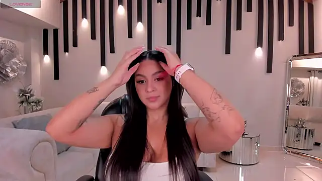 Snapshot of ToriCrossX chatting on February 4, 2025, 11:38 am ToriCrossX online show from February 4, 2025, 11:38 am