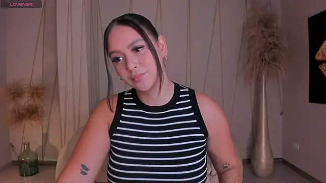 Snapshot of ToriCrossX chatting on September 13, 2025, 12:38 pm ToriCrossX online show from September 13, 2025, 12:38 pm