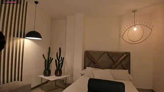 Snapshot of ToriCrossX chatting on November 22, 2025, 4:11 am ToriCrossX online show from November 22, 2025, 4:11 am