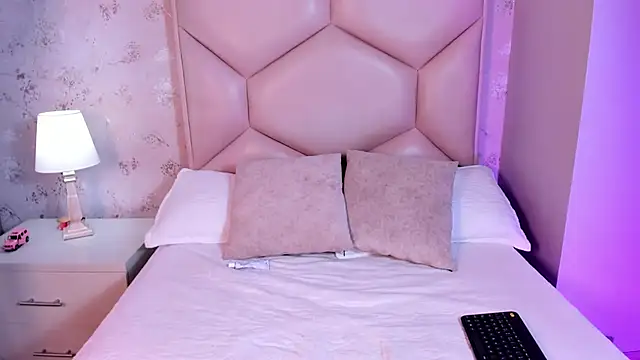 ambar sullivan online show from November 1, 2025, 11:45 am