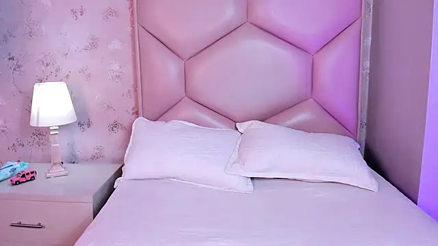 ambar sullivan online show from November 30, 2025, 11:36 am