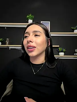 isabella jade online show from November 28, 2025, 10:34 pm