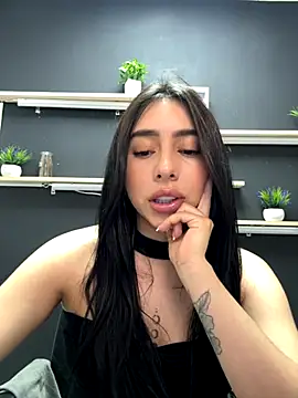 isabella jade online show from December 2, 2025, 5:41 pm