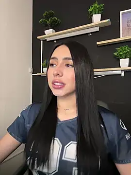 isabella jade online show from January 14, 2026, 10:47 pm