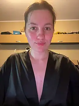 Snapshot of Nicole-Ray chatting on March 19, 2025, 8:34 am Nicole-Ray online show from March 19, 2025, 8:34 am