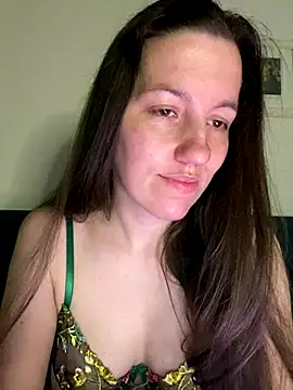 Snapshot of Nicole-Ray chatting on September 10, 2025, 4:45 am Nicole-Ray online show from September 10, 2025, 4:45 am