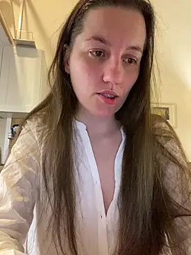 Snapshot of Nicole-Ray chatting on October 5, 2025, 8:29 pm Nicole-Ray online show from October 5, 2025, 8:29 pm