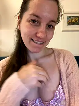 Snapshot of Nicole-Ray chatting on October 24, 2025, 5:48 am Nicole-Ray online show from October 24, 2025, 5:48 am