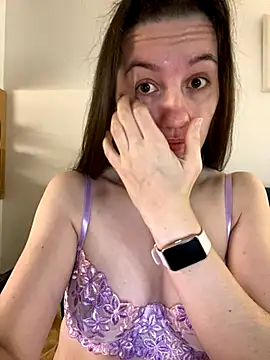 Nicole-Ray online show from November 7, 2025, 10:59 am