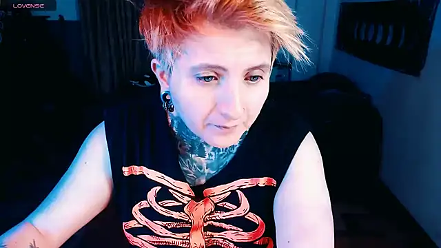 Marieblueeyes online show from November 16, 2025, 3:12 am