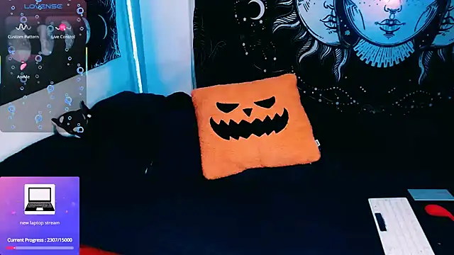 Marieblueeyes online show from February 24, 2026, 12:36 pm