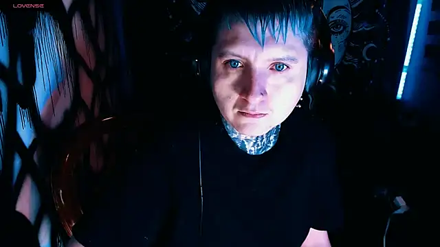 Marieblueeyes online show from April 20, 2026, 8:28 am