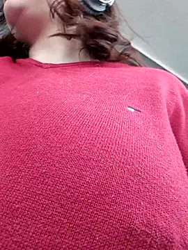 Yammy Yumi online show from October 14, 2025, 4:13 am