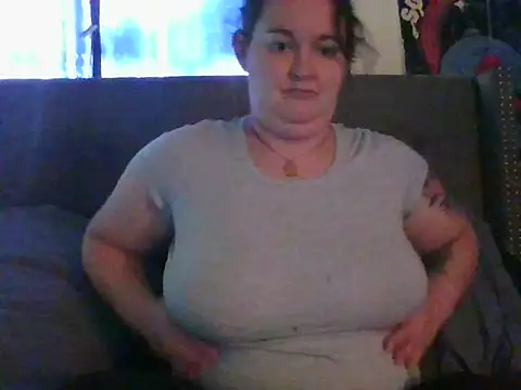 Snapshot of MilfBunny7DDD chatting on February 27, 2026, 2:06 pm MilfBunny7DDD online show from February 27, 2026, 2:06 pm