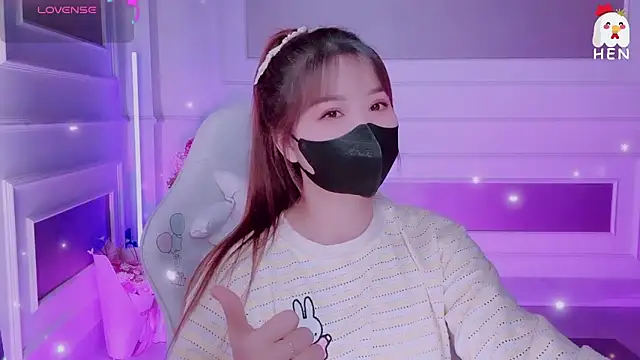 hen237 online show from April 7, 2026, 6:30 pm